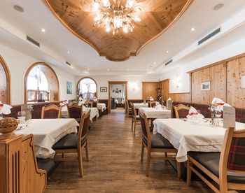 Südtirol Hotel Lärchenhof Speisesaal Kulinarium