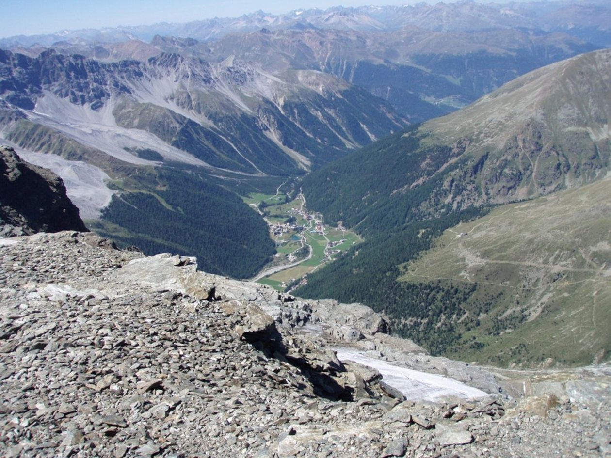 Punta Beltovo di Dentro Hintere Schöntaufspitze mountain tour Solda Venosta Valley South Tyrol Hiking