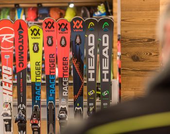 Ski rental Waxelpeter rent ski equipment Solda Hotel Lärchenhof