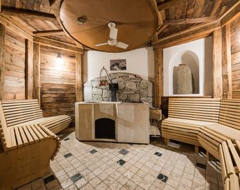 South Tyrol Hotel Wellness Tyrolean “Stuben” tiled stone-sauna