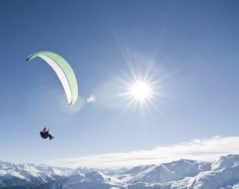 Winterurlaub Vinschgau Paragleiten Gleitschirmfliegen Sulden Hotel Lärchenhof