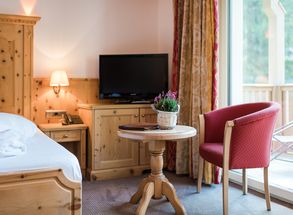 Hotel Südtirol Doppelzimmer mit Wohnkomfort und Sitzecke